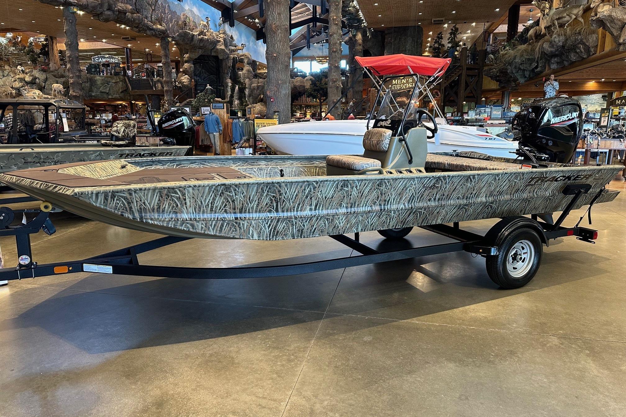 2026 Tracker Grizzly 1860 CC