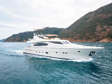 2004 Ferretti Yachts 880