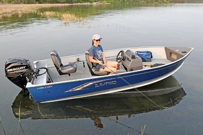 Lund 1400 Fury SS Boat