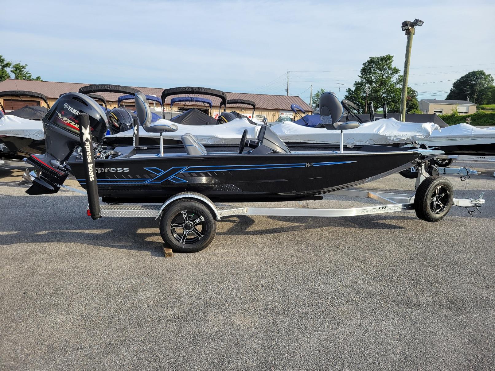 2025 Xpress H17C. 17' Crappie. (In stock!)