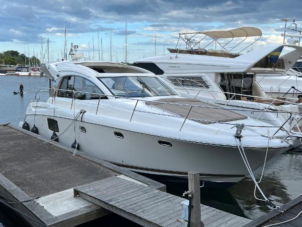 2011 Prestige 390 S