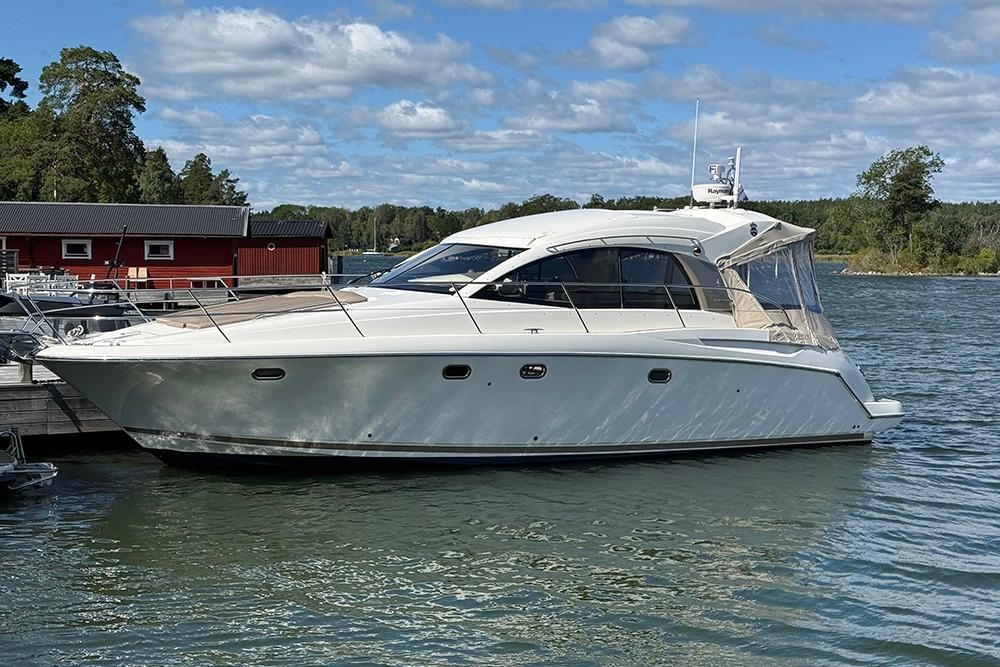 2011 Prestige 390 S
