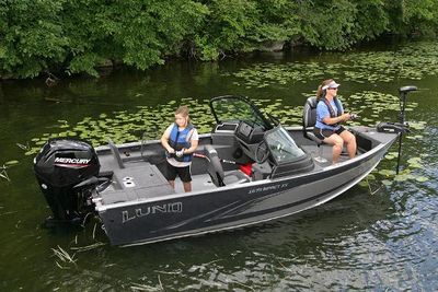 Lund 1675 Impact XS Sport Boat