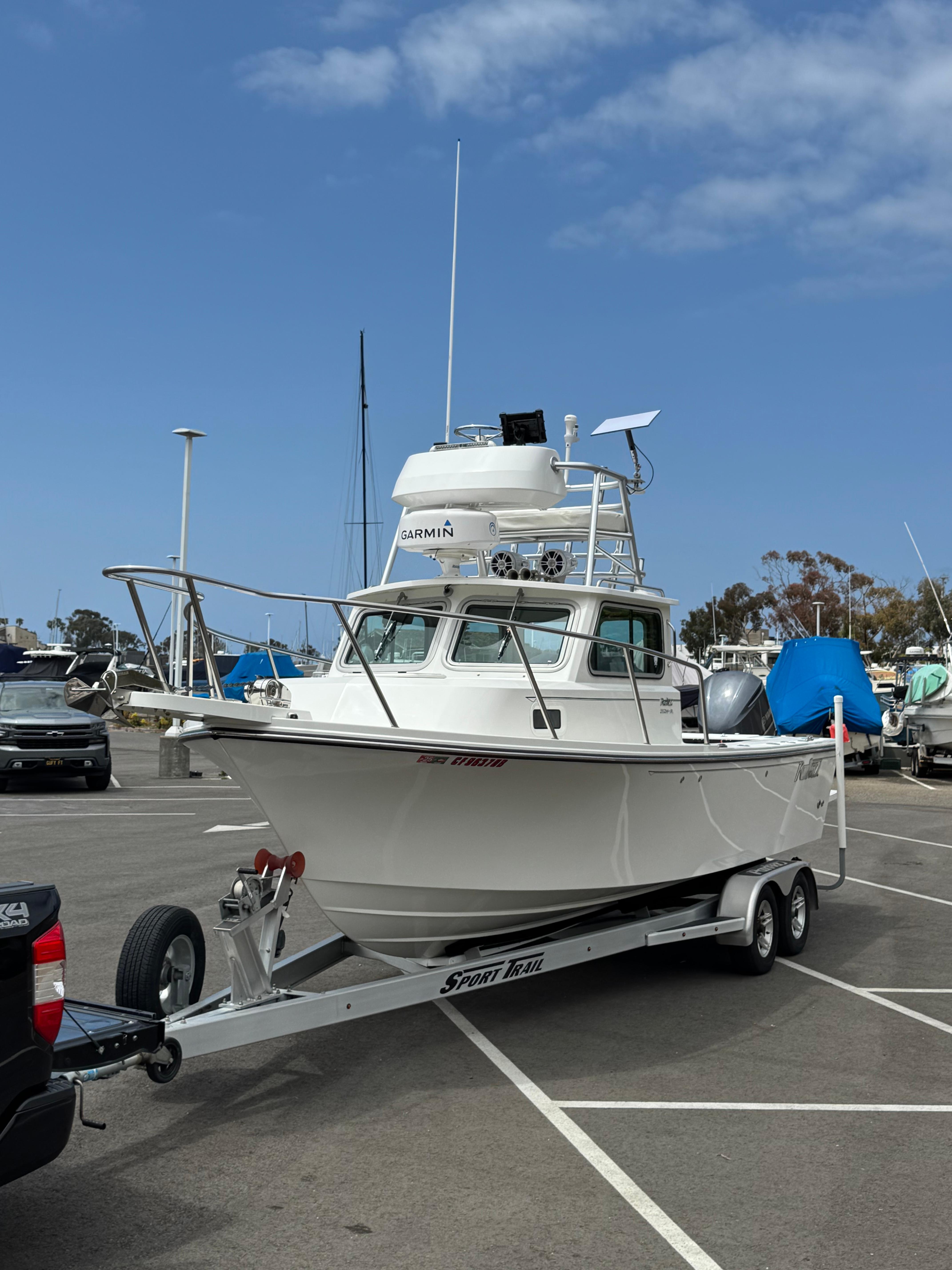 2021 Parker 2320 Sport Cabin
