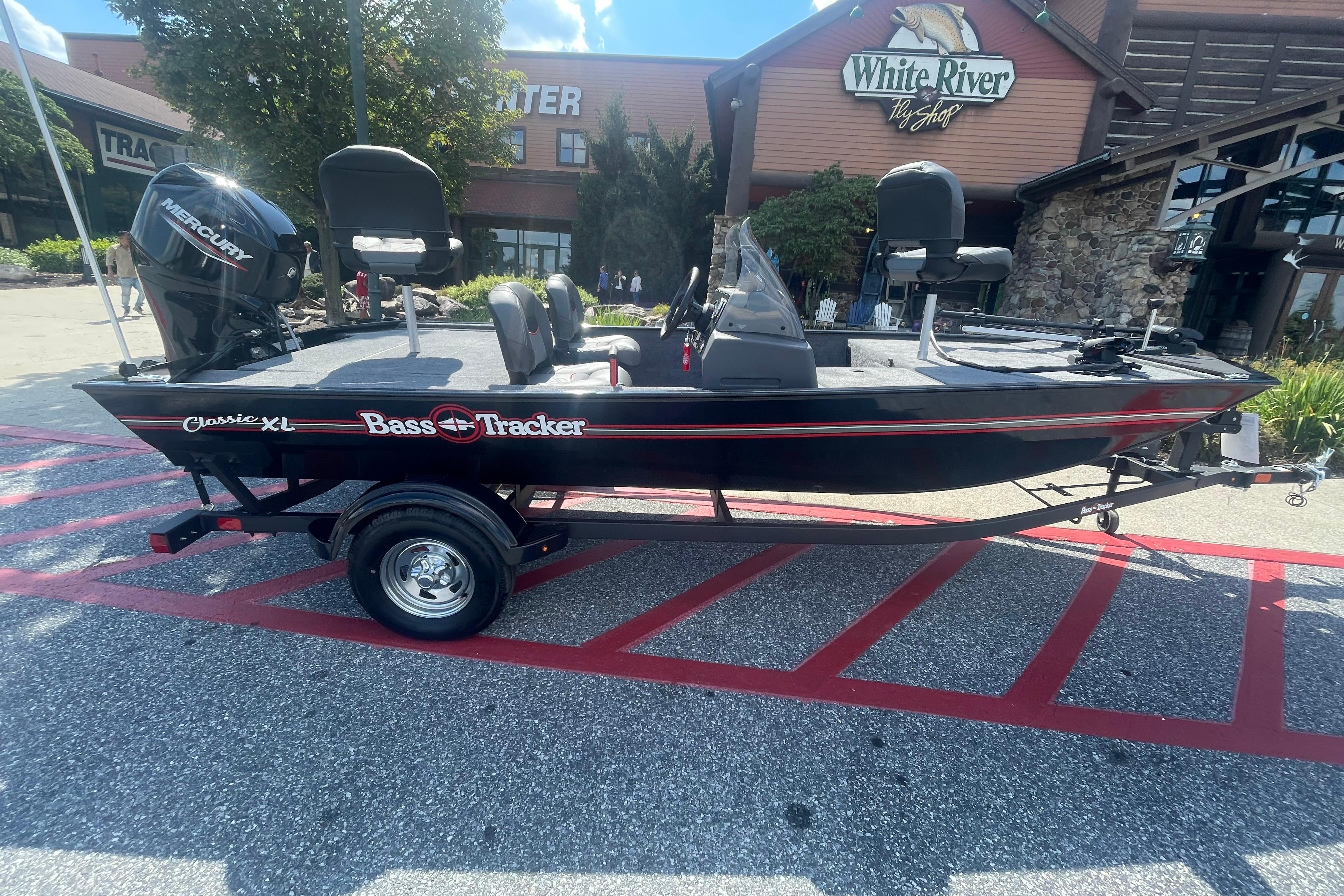 2026 Tracker Bass Tracker Classic XL