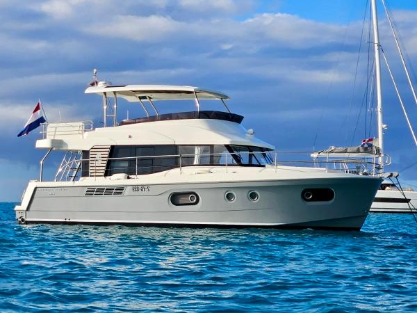 2023 Beneteau Swift Trawler 48