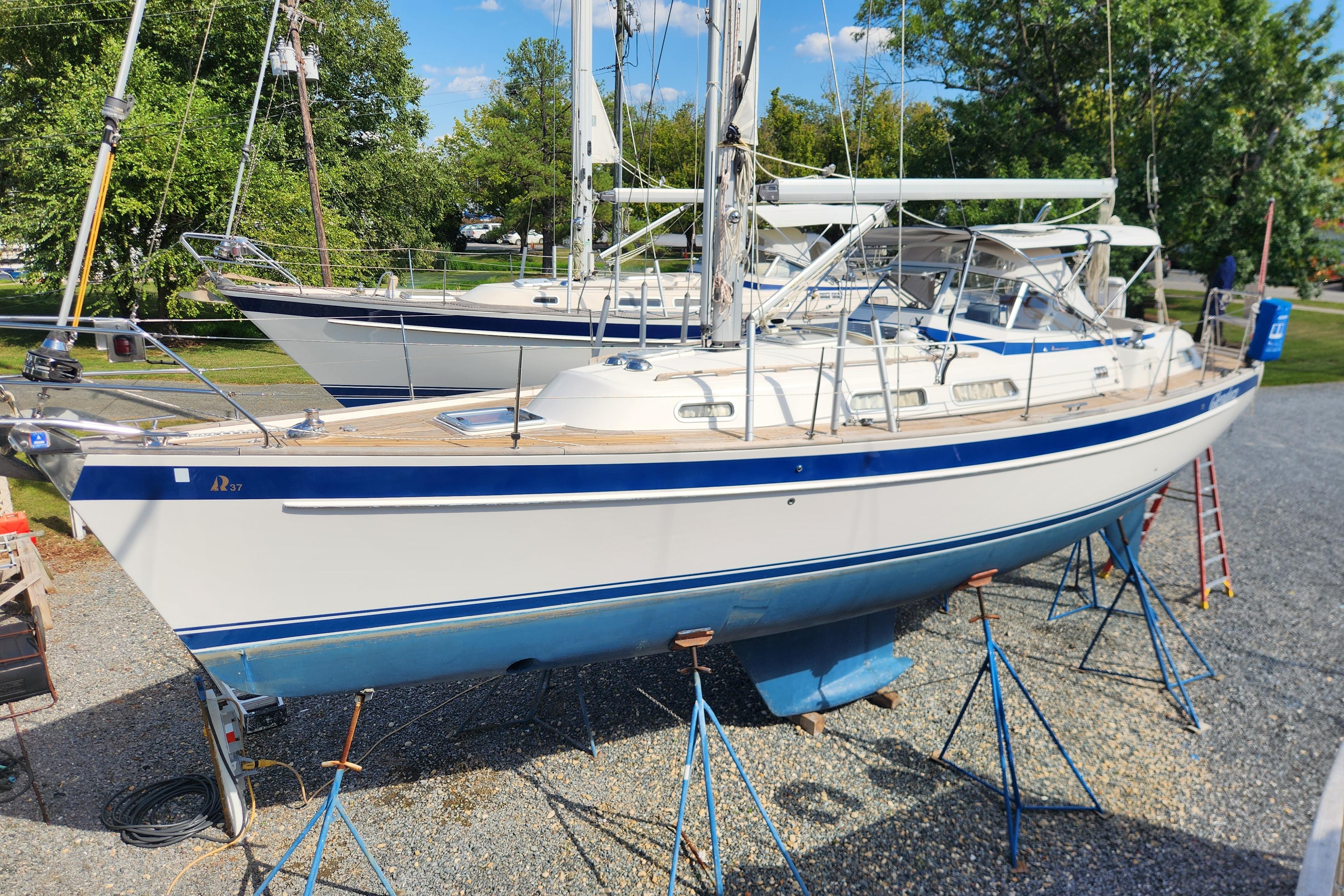 2007 Hallberg-Rassy 37