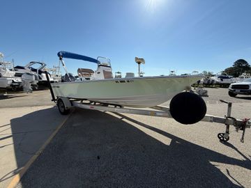 2015 Sportsman Masters 207 Bay Boat