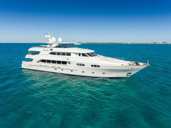 2004 Richmond Yachts Semi-Displacement
