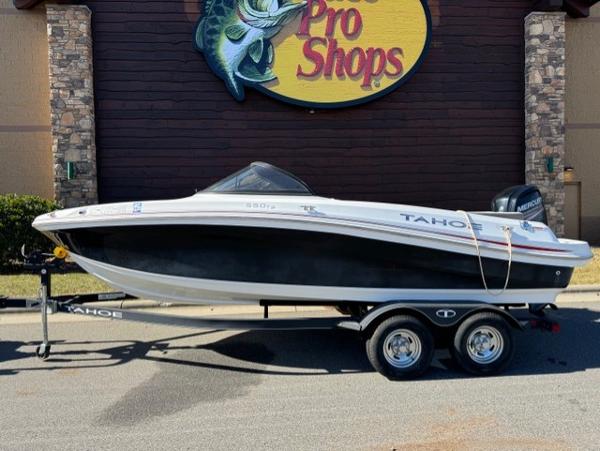 Tahoe 550 TS 2018 Tahoe 550 TS boat on trailer outside Pro Shops store.