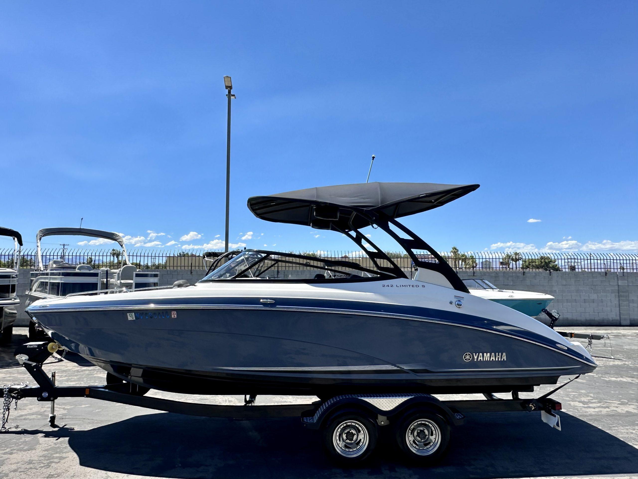 Yamaha Boats 242 Limited S for sale 