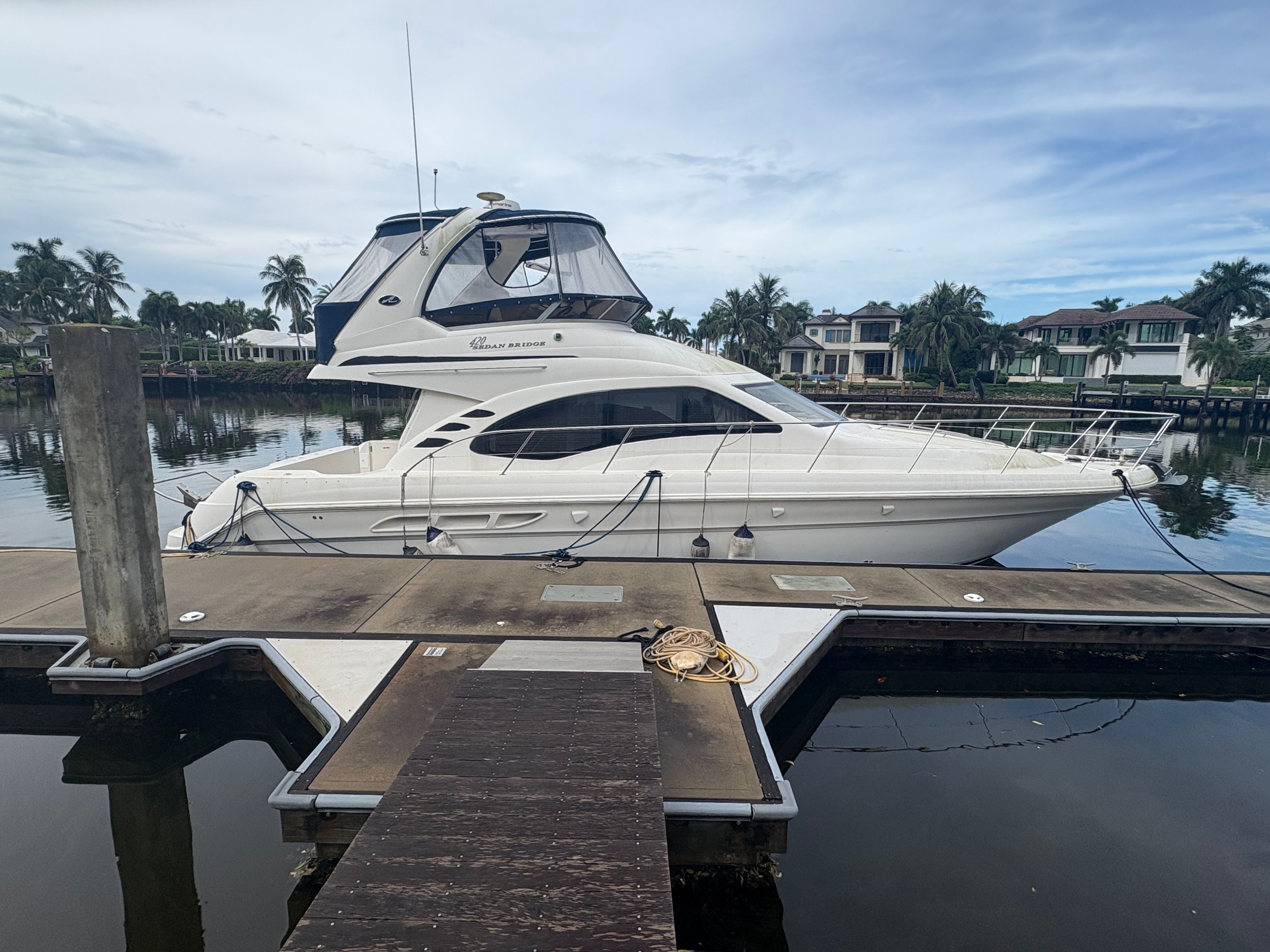 2005 Sea Ray 420 Sedan Bridge