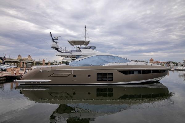 Azimut S7 Azimut 70 Triple Play - Profile