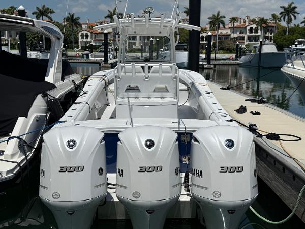 2013 Regulator 34 Center Console
