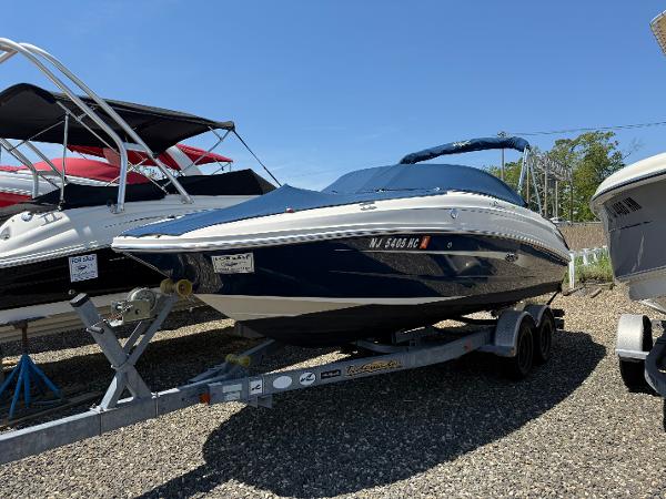 2009 Sea Ray 210 Sundeck
