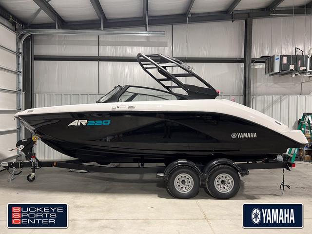 2025 Yamaha Boats AR220