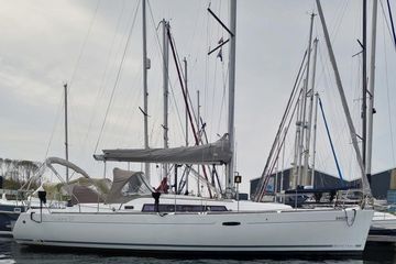 2009 Beneteau Oceanis 37