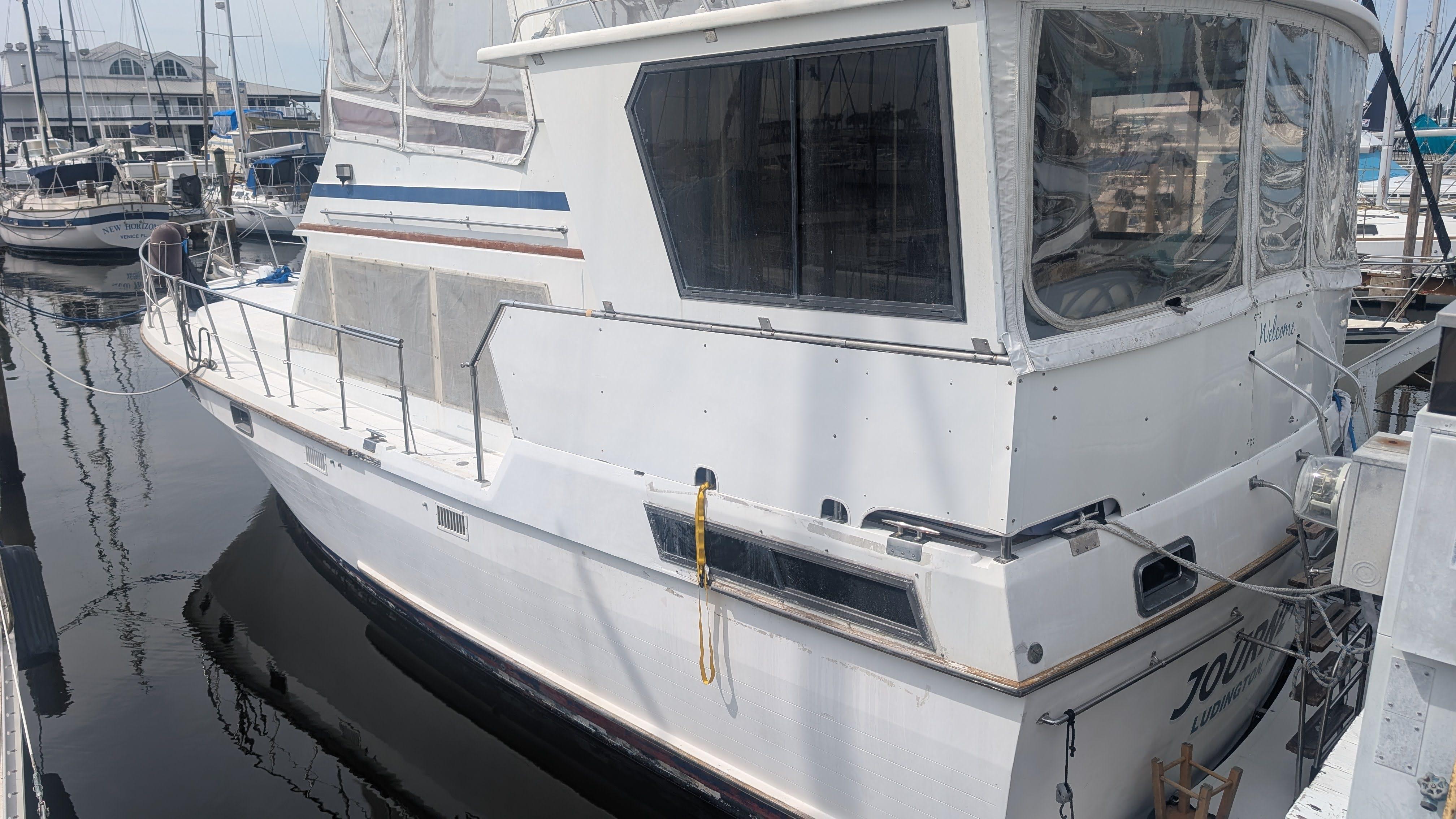 Heritage East 40 Sundeck 01 Exterior 1986 Heritage East 40 Sundeck (01).jpg