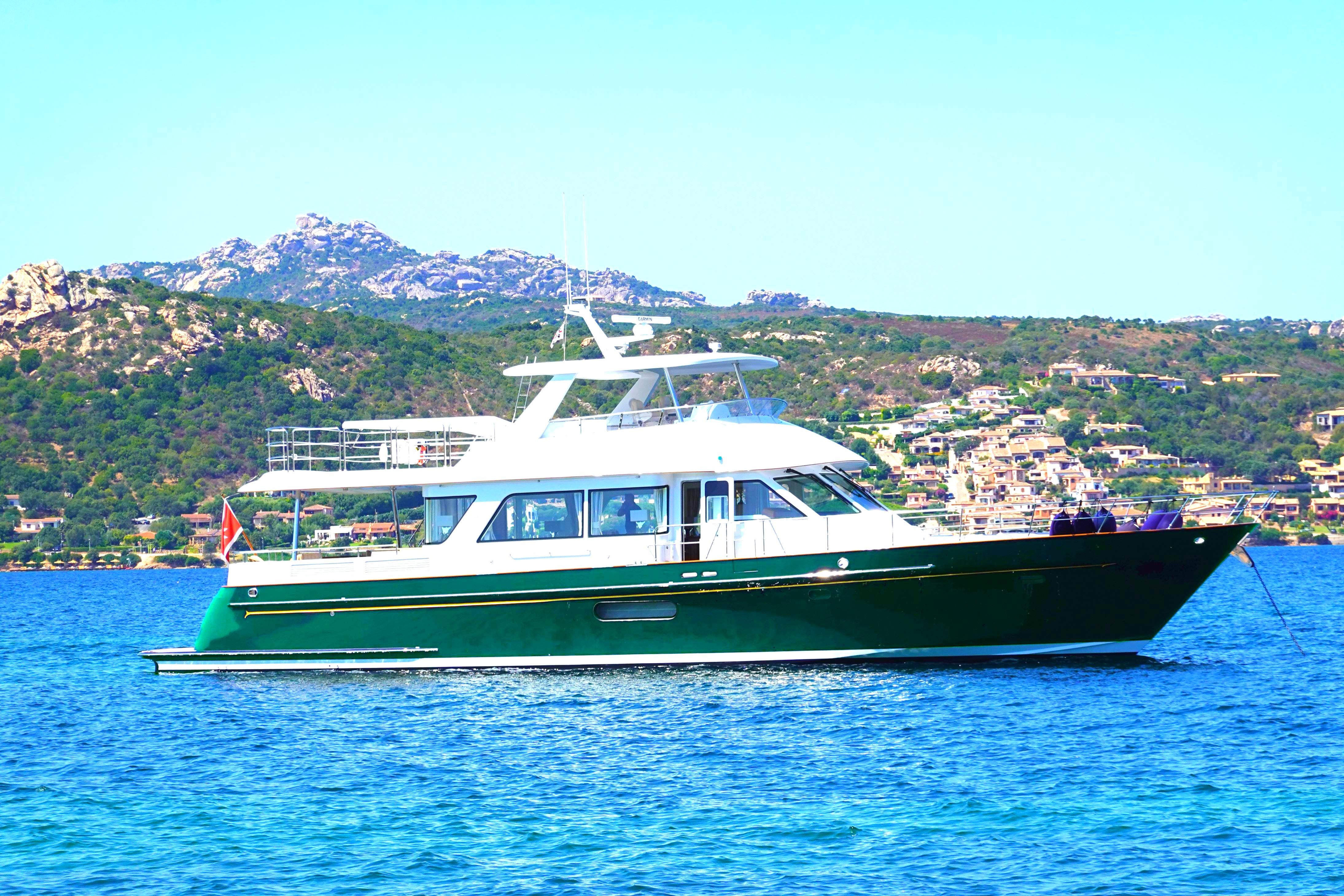 2019 Hunt Yachts Motor Yacht