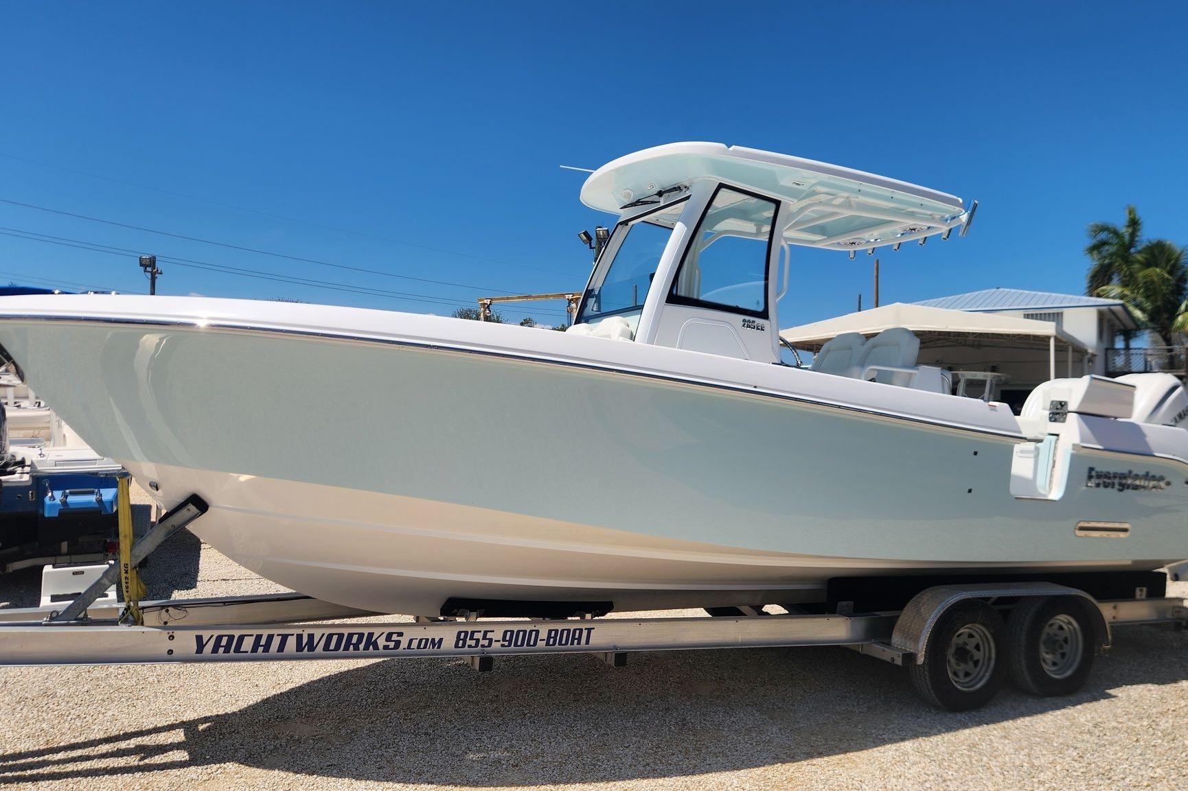 2026 Everglades 285 Center Console