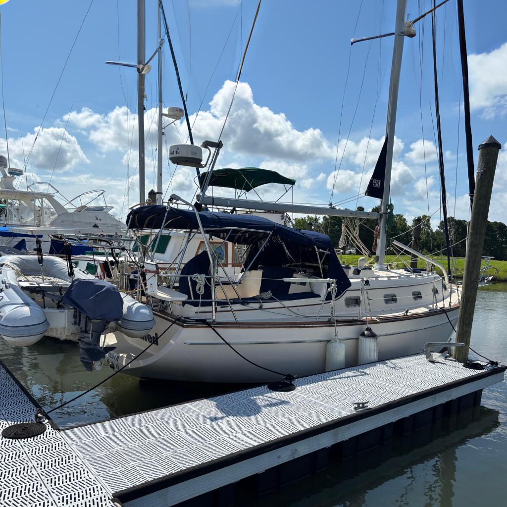Island Packet 350