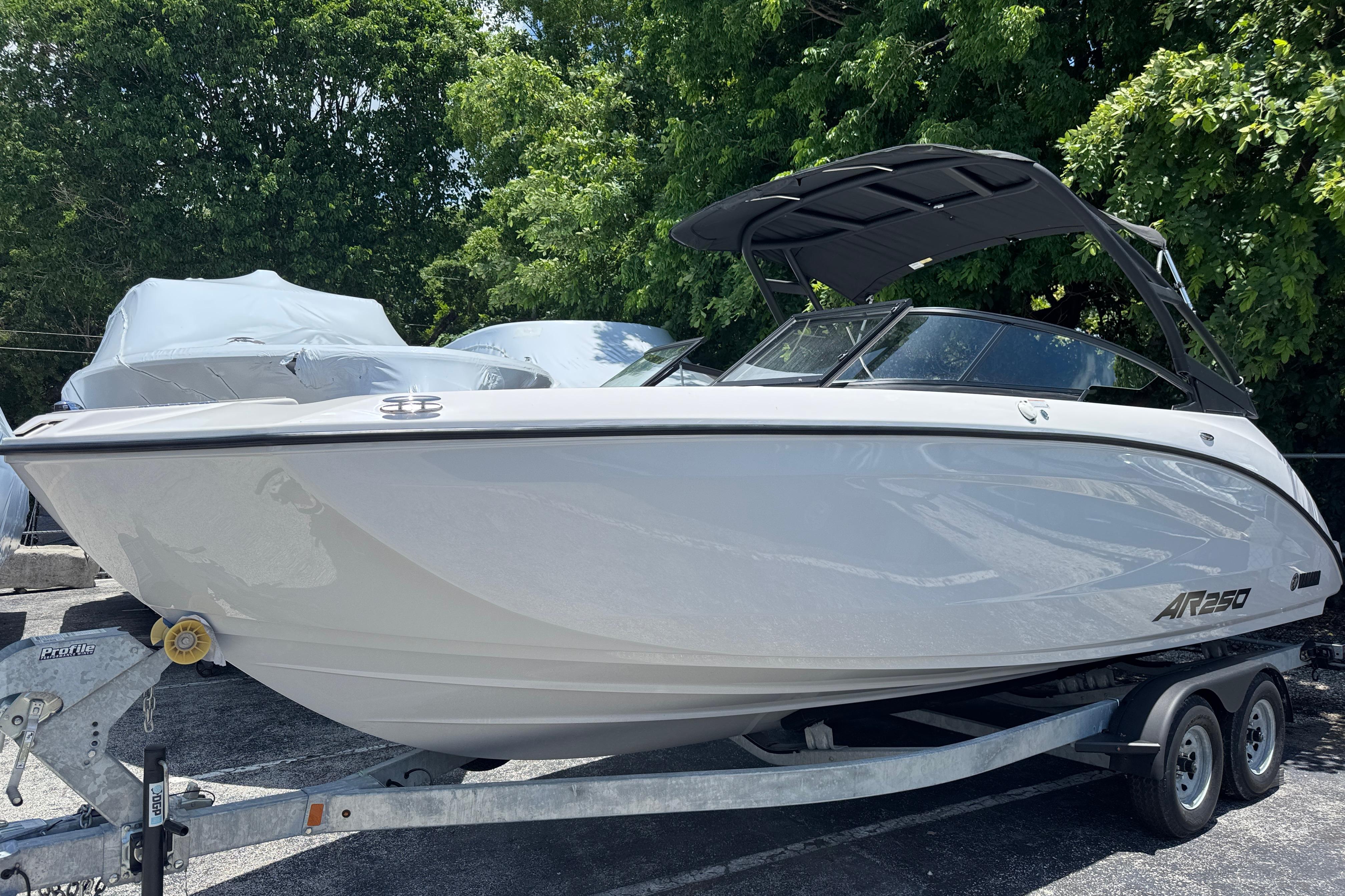 2025 Yamaha Boats AR250