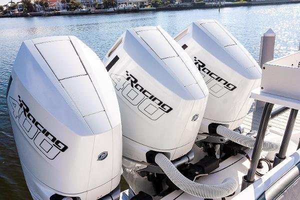 2023 Front Runner 36 Center Console