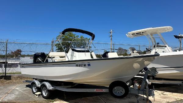 2024 Boston Whaler 210 Montauk