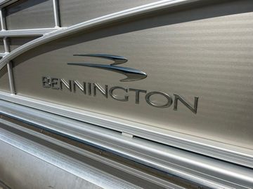 2012 Bennington 2250RCL