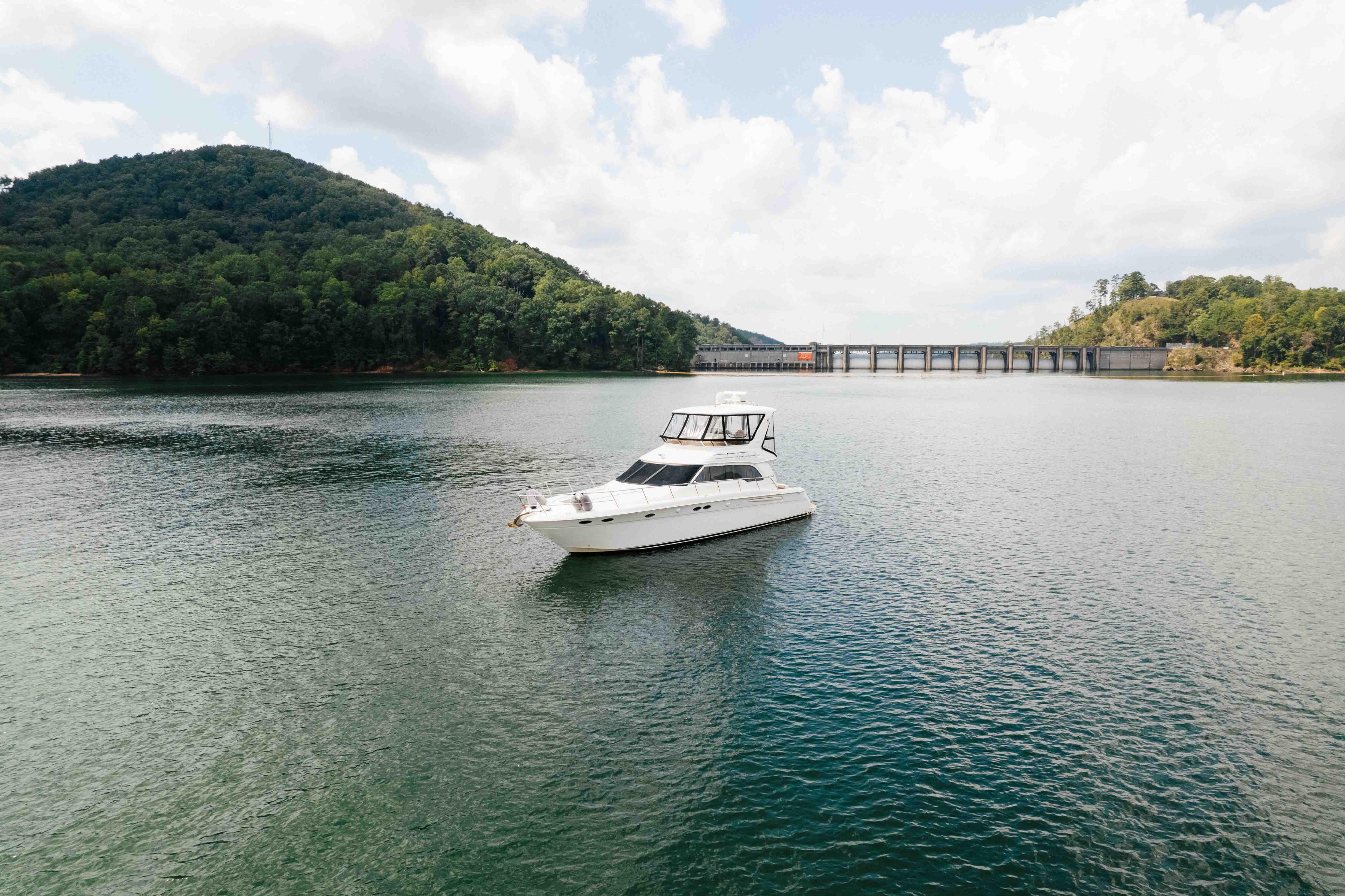 1999 Sea Ray 480 Sedan Bridge