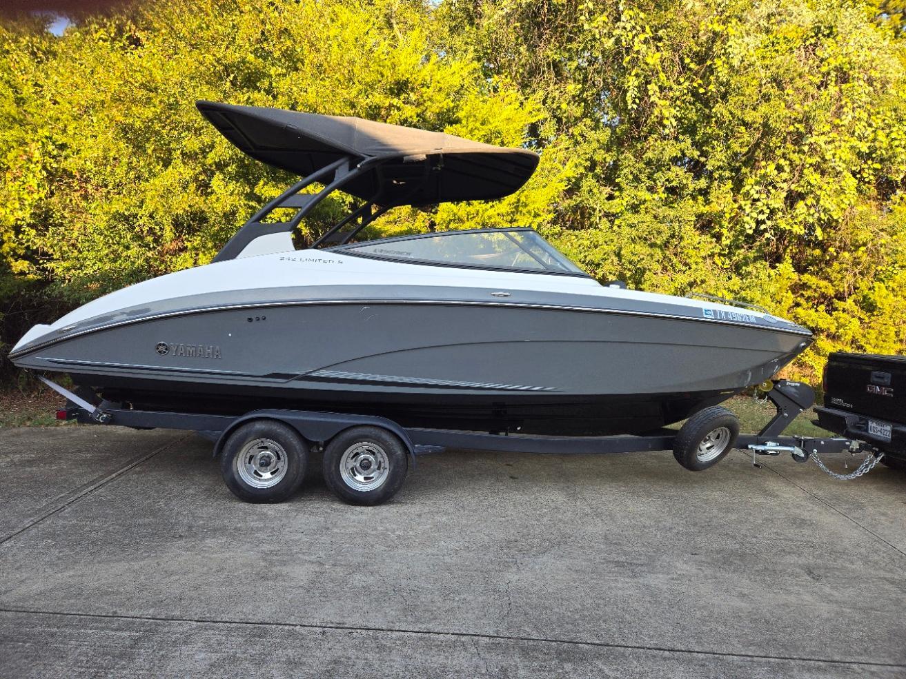 2019 Yamaha Boats 242 LTD SE