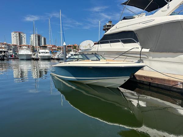 Chris-Craft Launch 22