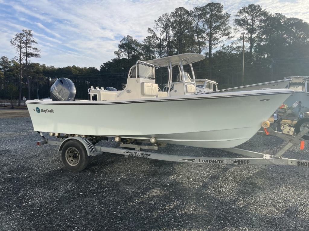 2025 May-Craft 1900 Center Console