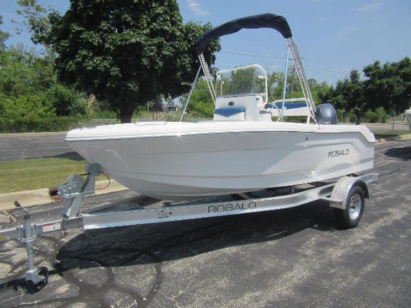 2025 Robalo R160 Center Console