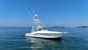 Albemarle 410 Express Fisherman 2007 Albemarle 410 Express Fisherman yacht on calm blue ocean waters.
