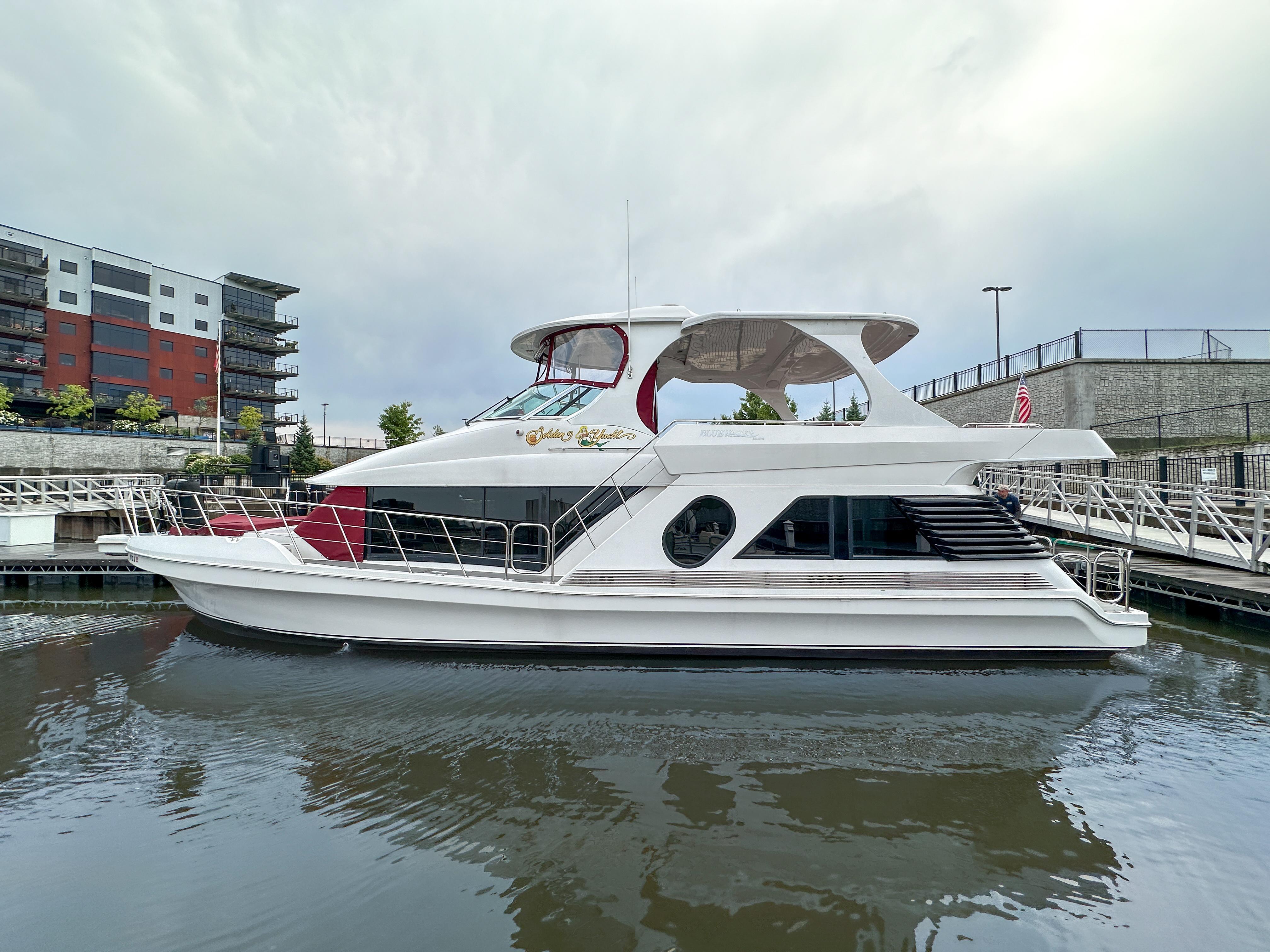 2012 Bluewater 5200 Custom Series Yacht