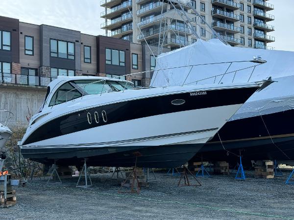 2008 Cruisers Yachts 390 Sports Coupe