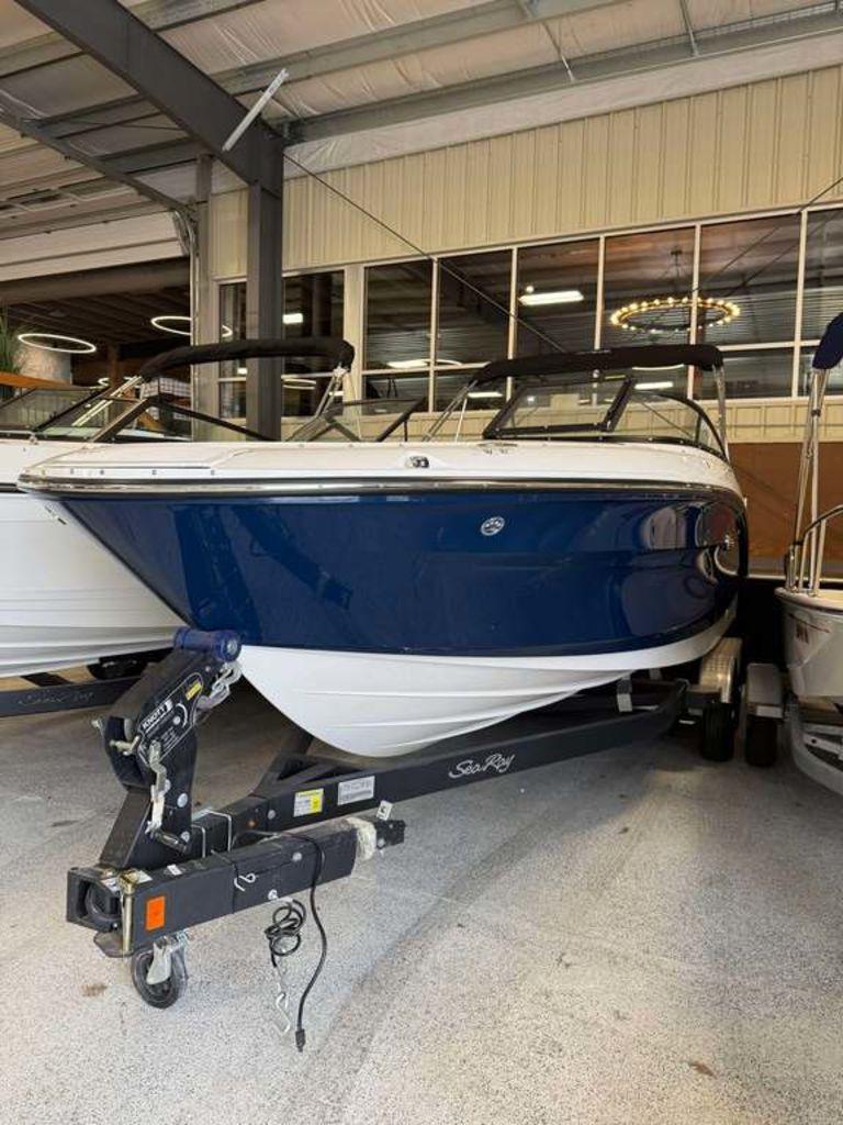 Sea Ray SPX 210