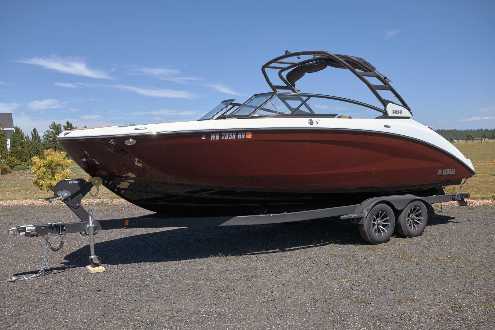 2023 Yamaha Boats 252SE