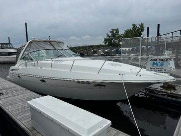 2001 Cruisers Yachts 3470 Express