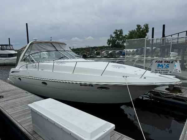 2001 Cruisers Yachts 3470 Express