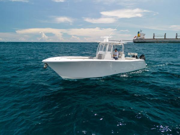 2026 Front Runner 33 Center Console