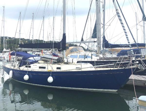 1990 Victoria 34