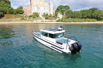 2023 Axopar 28 AFT CABIN