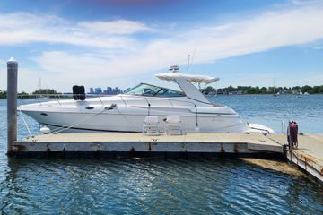 2002 Cruisers Yachts 3870 Express