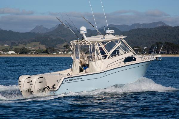 2025 Grady-White Marlin 300