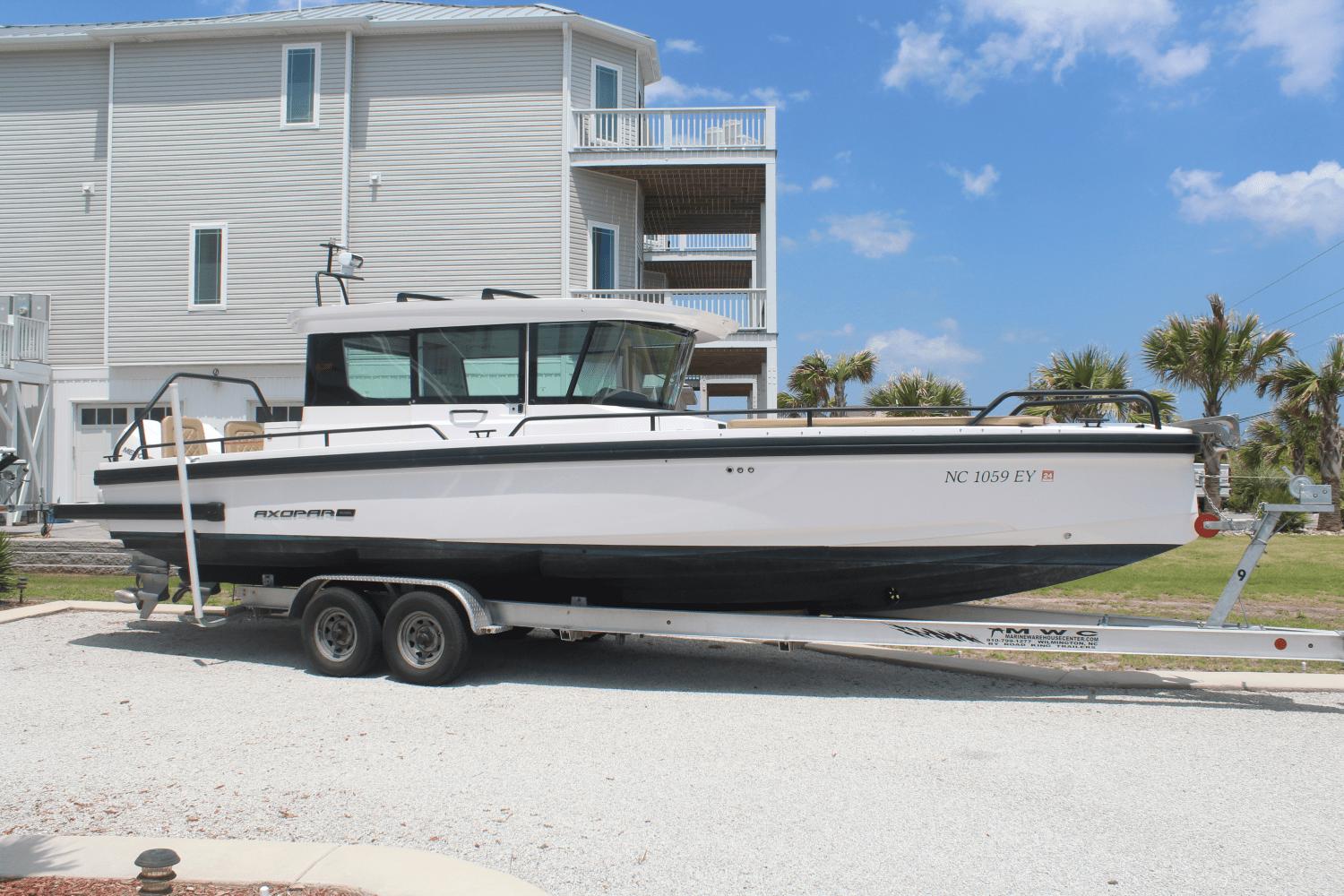 2021 Axopar 28 CABIN