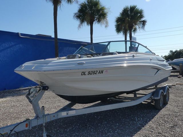 Crownline E215 XS