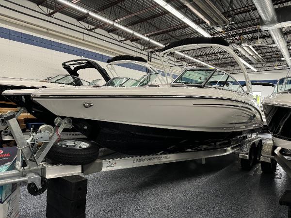 2024 Chaparral 23 SSi OB