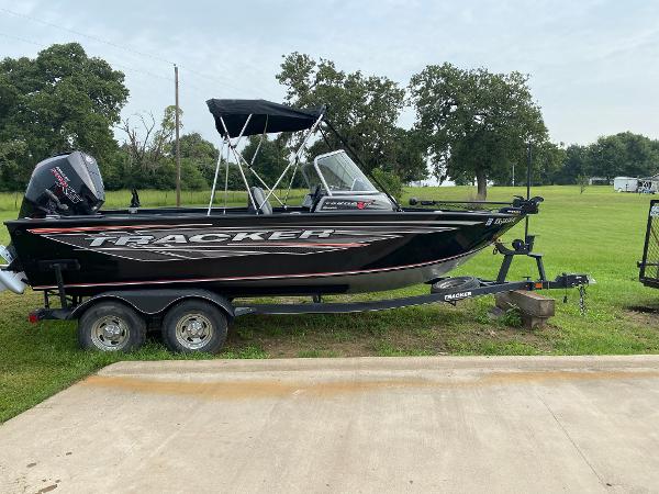 Tracker Targa V-19 Combo